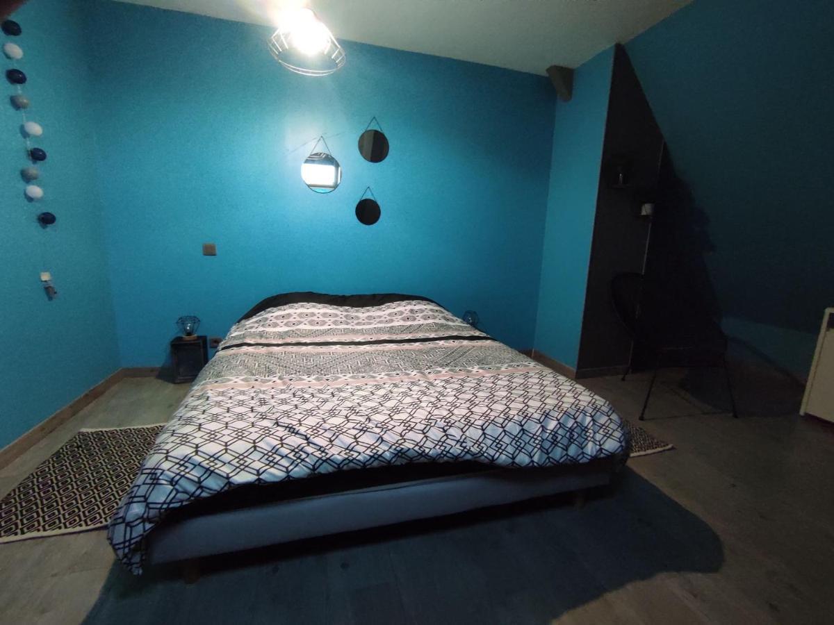 Agreable Et Spacieuse Chambre Familiale Sansac-de-Marmiesse Kültér fotó